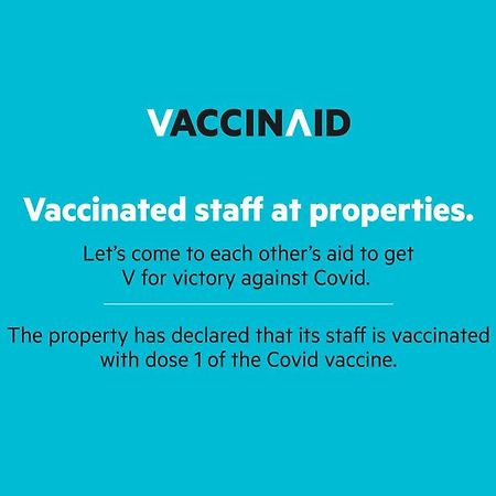 Vaccinated Staff- Oyo Townhouse 105 Khar West Station Otel Mumbai Dış mekan fotoğraf