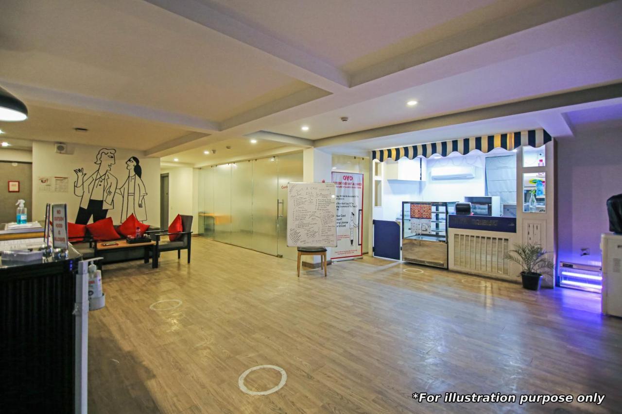 Vaccinated Staff- Oyo Townhouse 105 Khar West Station Otel Mumbai Dış mekan fotoğraf