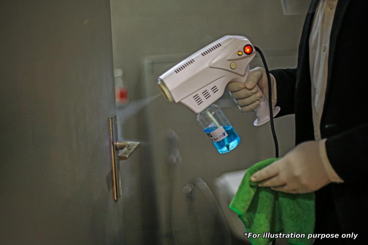 Vaccinated Staff- Oyo Townhouse 105 Khar West Station Otel Mumbai Dış mekan fotoğraf
