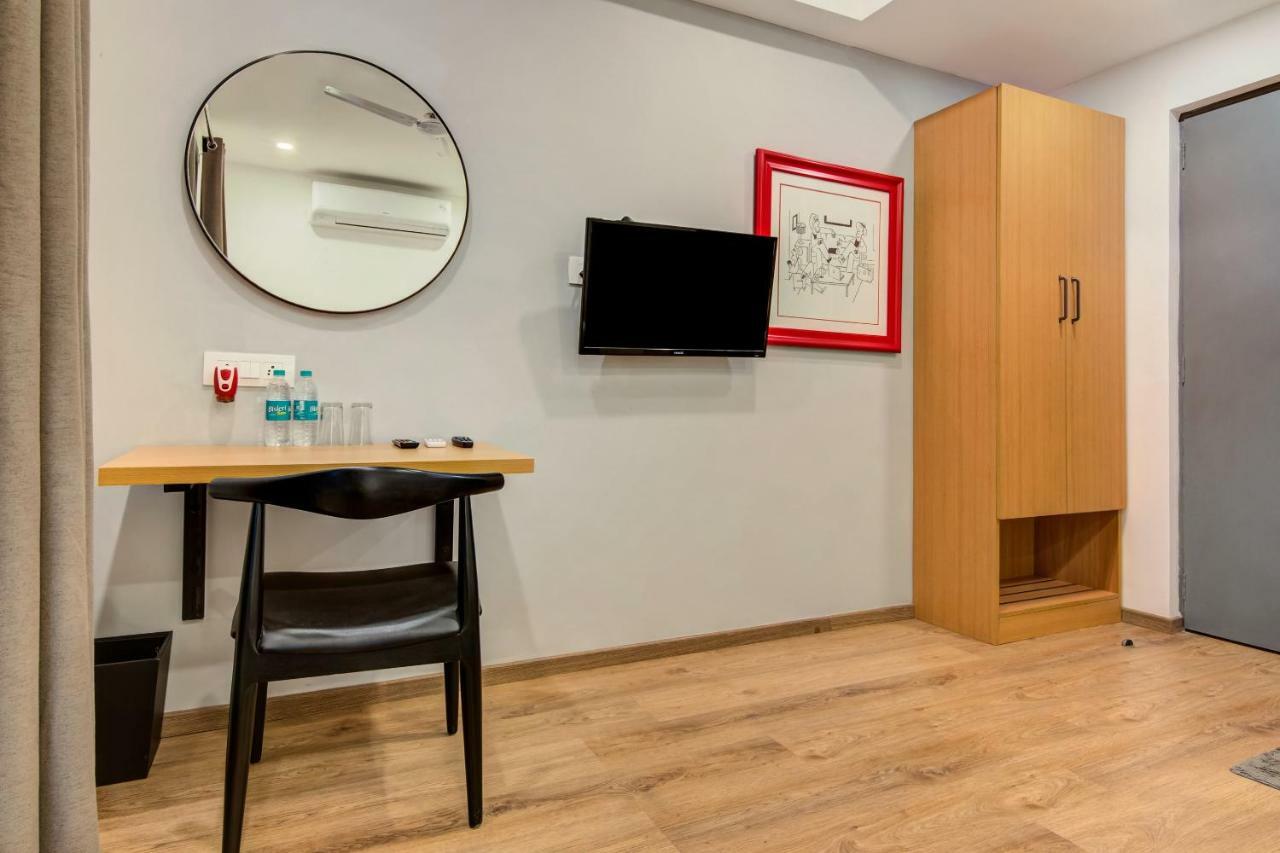 Vaccinated Staff- Oyo Townhouse 105 Khar West Station Otel Mumbai Dış mekan fotoğraf