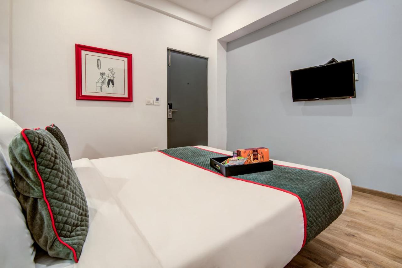 Vaccinated Staff- Oyo Townhouse 105 Khar West Station Otel Mumbai Dış mekan fotoğraf